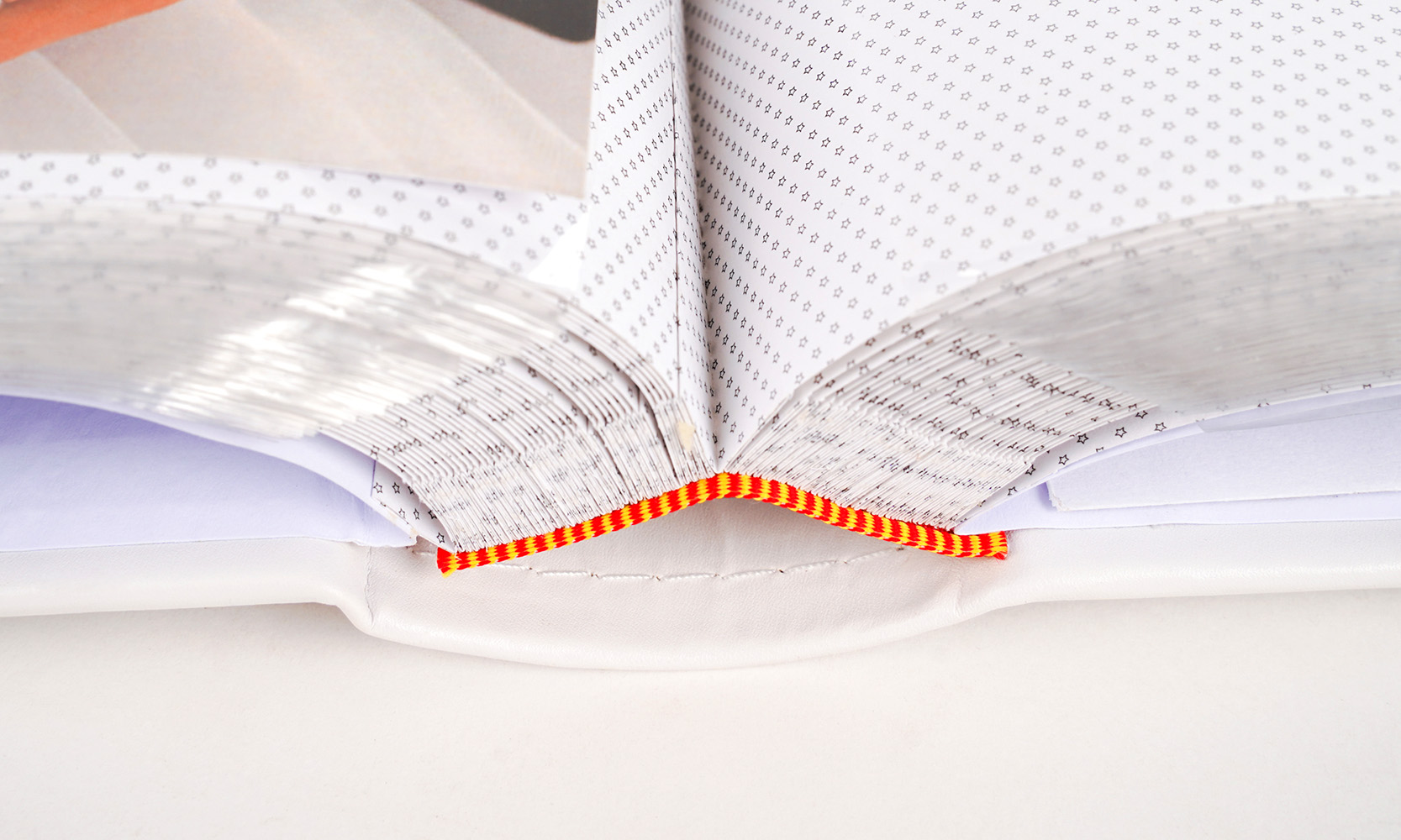 Fotoalbum 10×15/300 Classic – bílé, eko kůže, šitá vazba